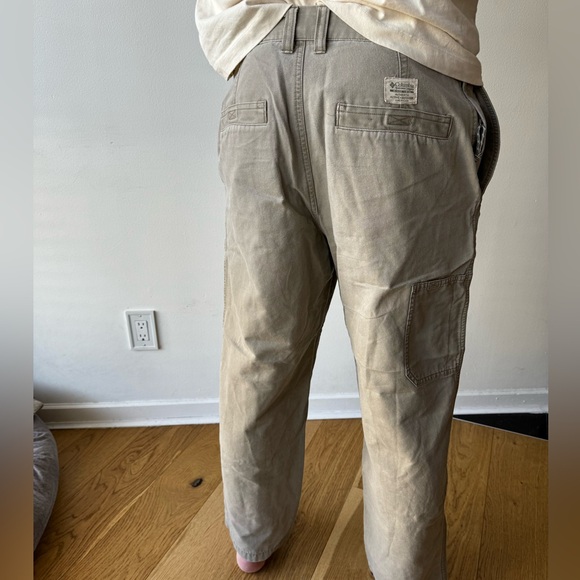 Vintage Columbia Cargo style utility pant. Regular/loose fit. 32-33”waist. - Picture 4 of 16